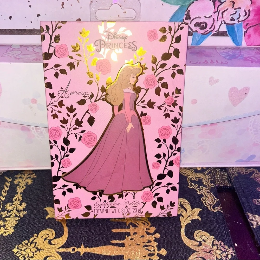 DISNEY Princess Sleeping Beauty AURORA - 12 Color Eyeshadow Palette With Mirror.